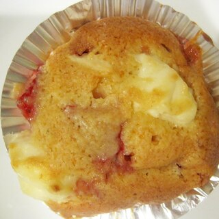 苺とクリームチーズのカップケーキ